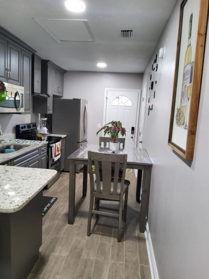 Beautiful Apartment Close To Everything Tampa Exteriör bild