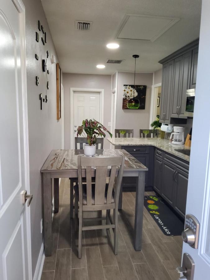Beautiful Apartment Close To Everything Tampa Exteriör bild